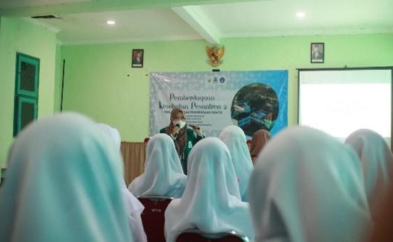 Mahasiswa Dan Dosen Fakultas Kedokteran Universitas Nahdlatul Ulama